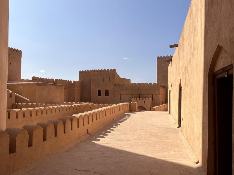 Nizwa & Jebel Akhdar: Full-Day Private Tour
